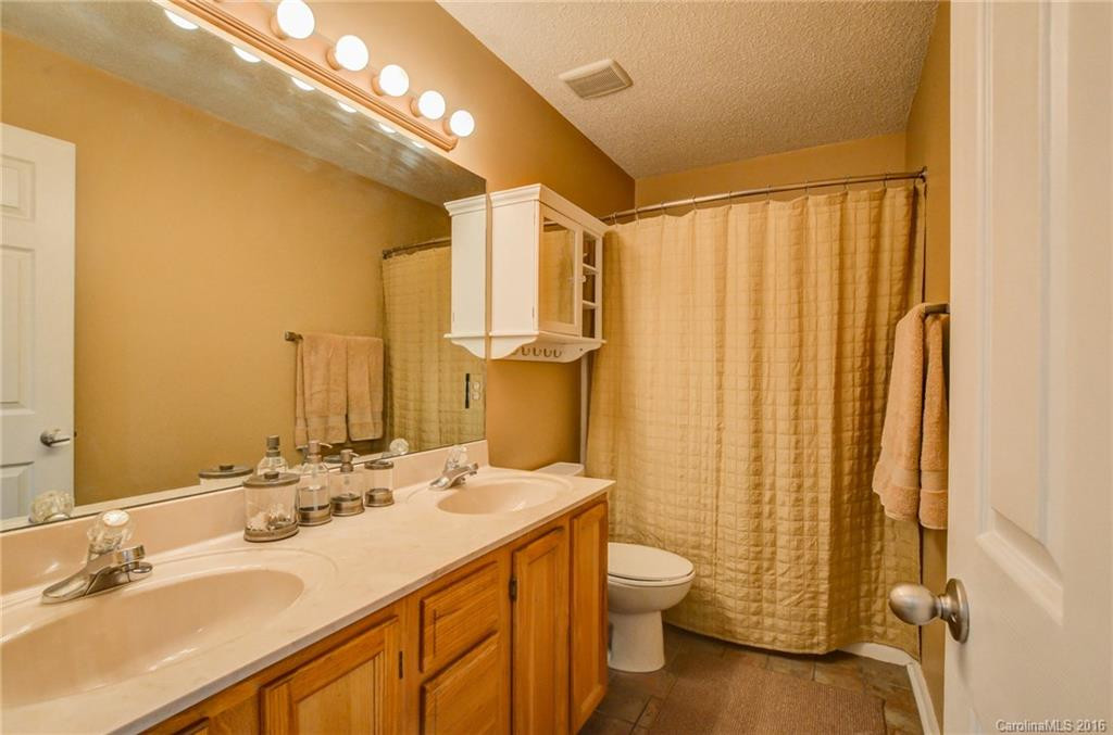 10 Foxberry Drive #4 - Photo 14