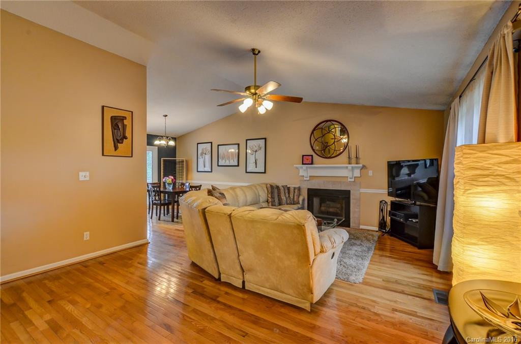 10 Foxberry Drive #4 - Photo 5