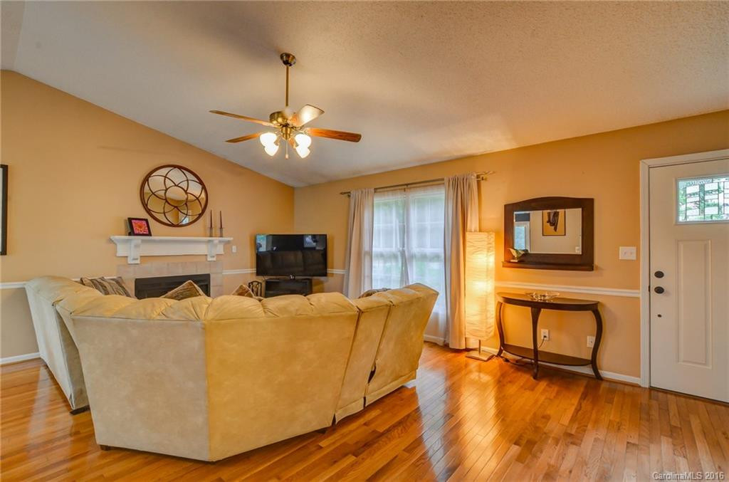 10 Foxberry Drive #4 - Photo 6