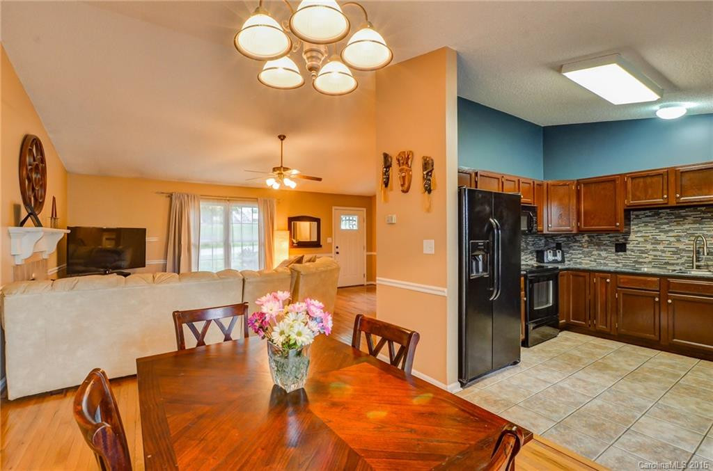 10 Foxberry Drive #4 - Photo 7