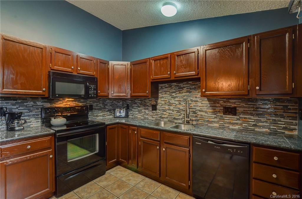 10 Foxberry Drive #4 - Photo 8