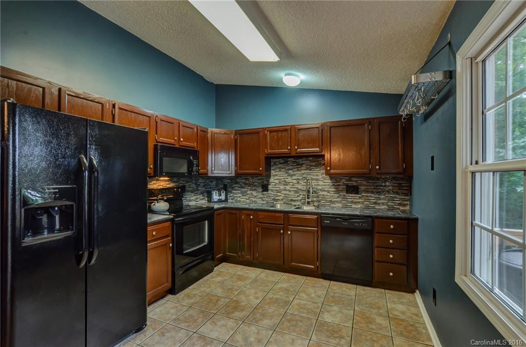 10 Foxberry Drive #4 - Photo 9