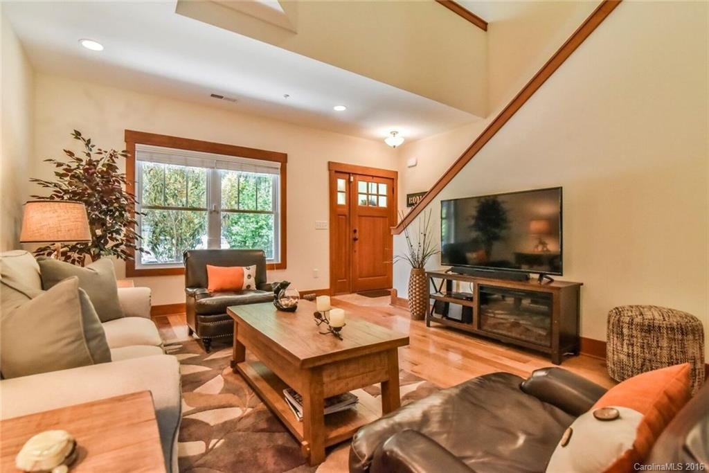 19 Roselyn Way #19 - Photo 5
