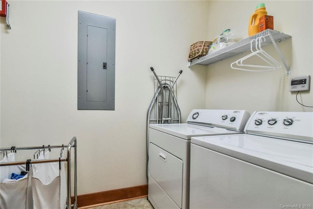 19 Roselyn Way #19 - Photo 9