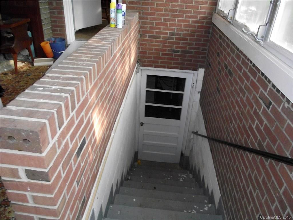 833 Whitted Street - Photo 11
