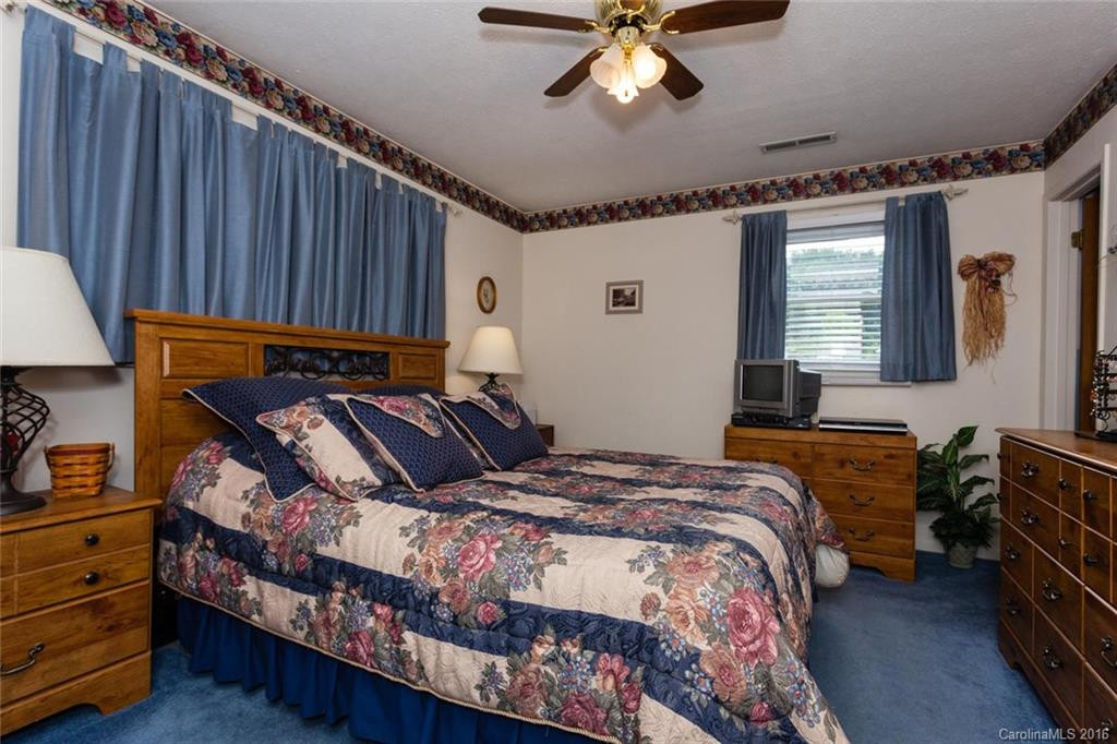 106 Hillcrest Drive #TR A,B - Photo 17