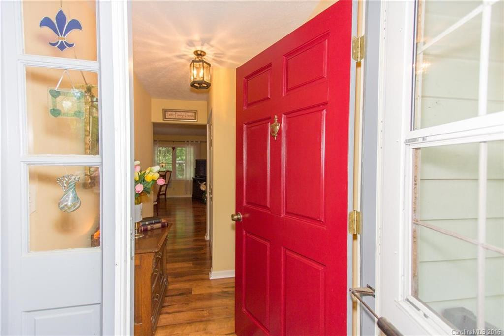 138 White Pine Drive - Photo 2
