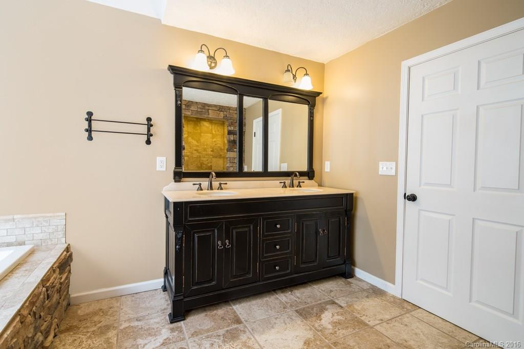 202 Oak Ridge Drive - Photo 17