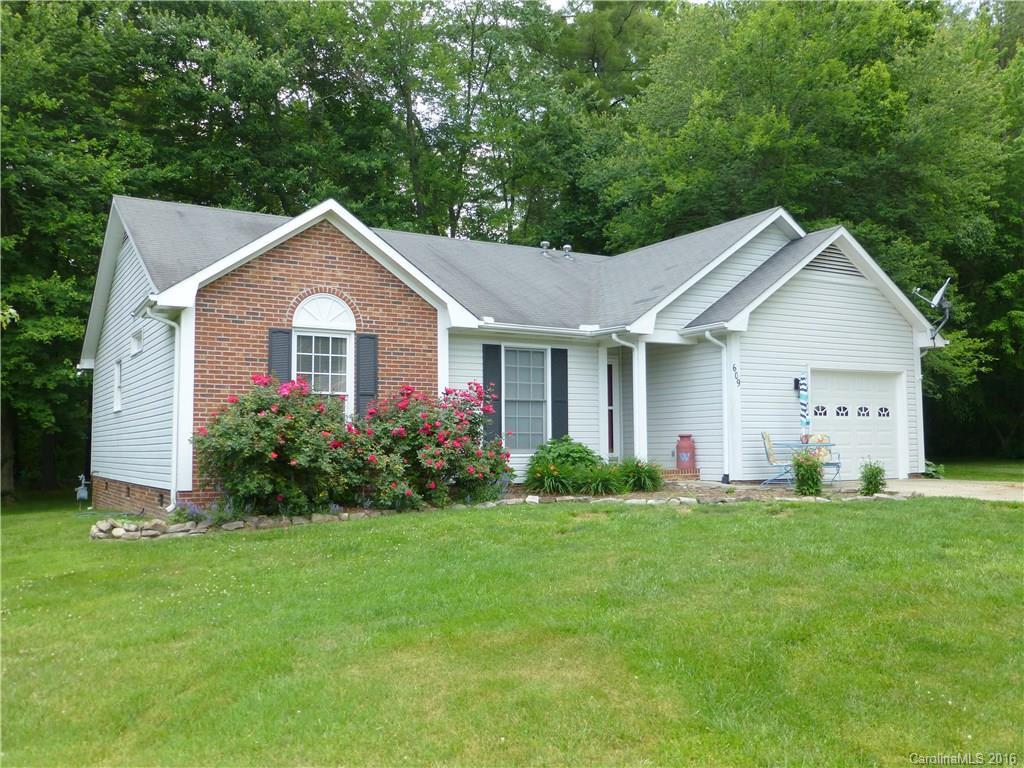 609 Woodberry Court
