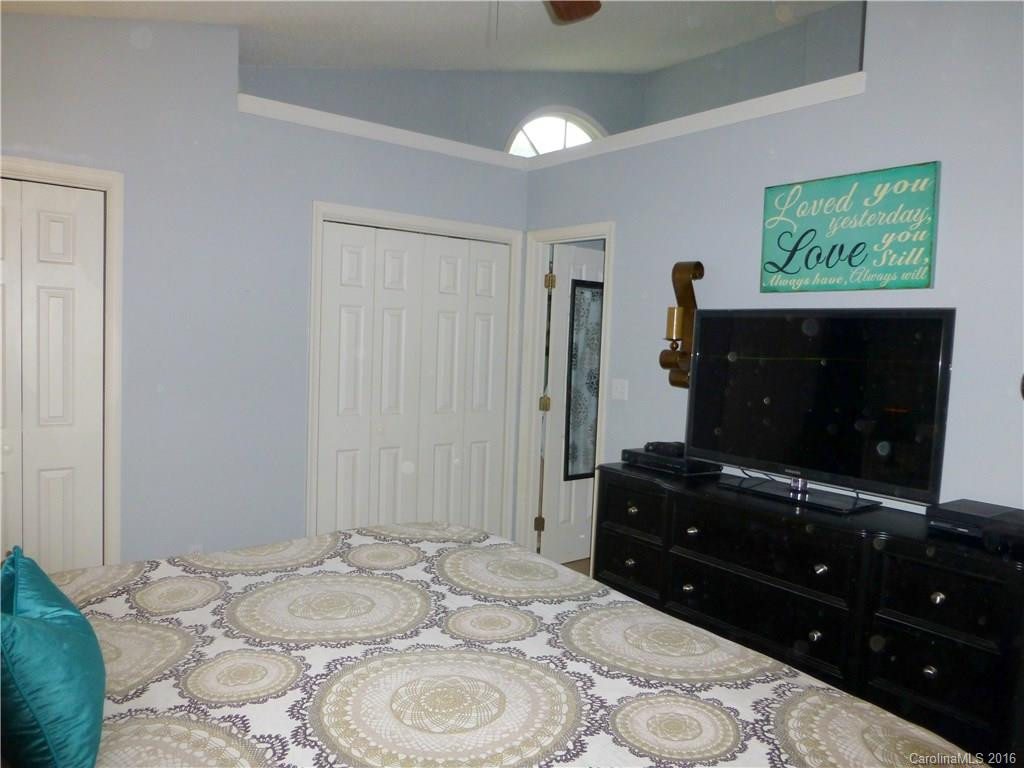 609 Woodberry Court - Photo 15