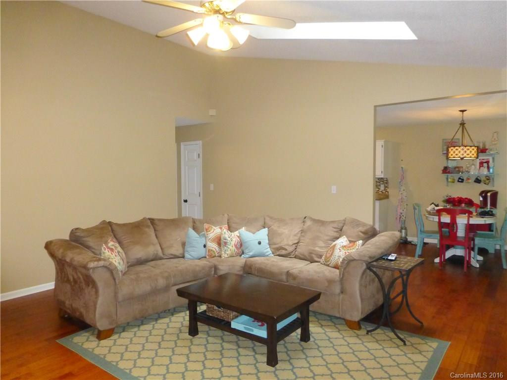 609 Woodberry Court - Photo 8