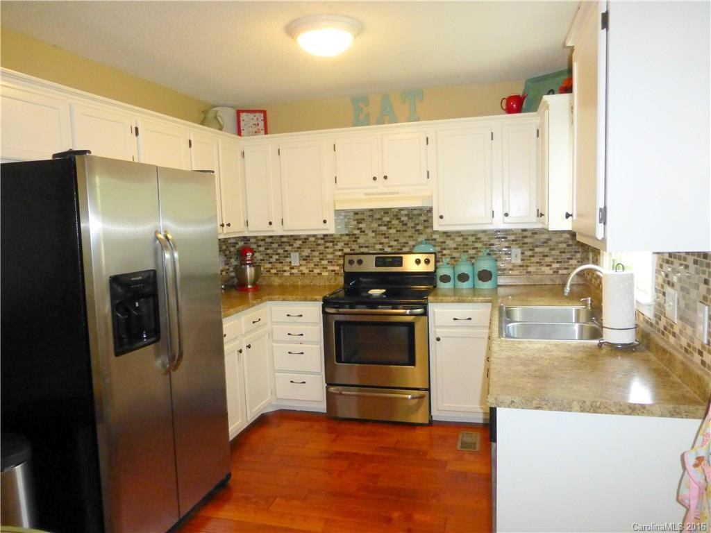 609 Woodberry Court - Photo 9
