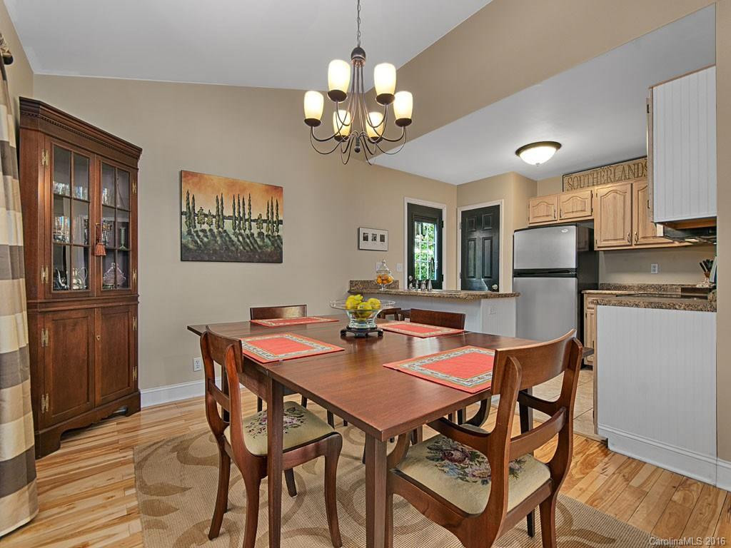 110 Spring Drive - Photo 5