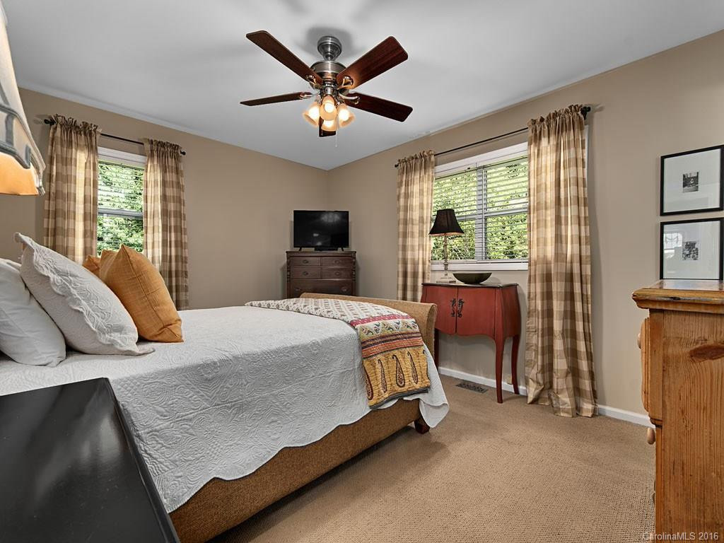 110 Spring Drive - Photo 7