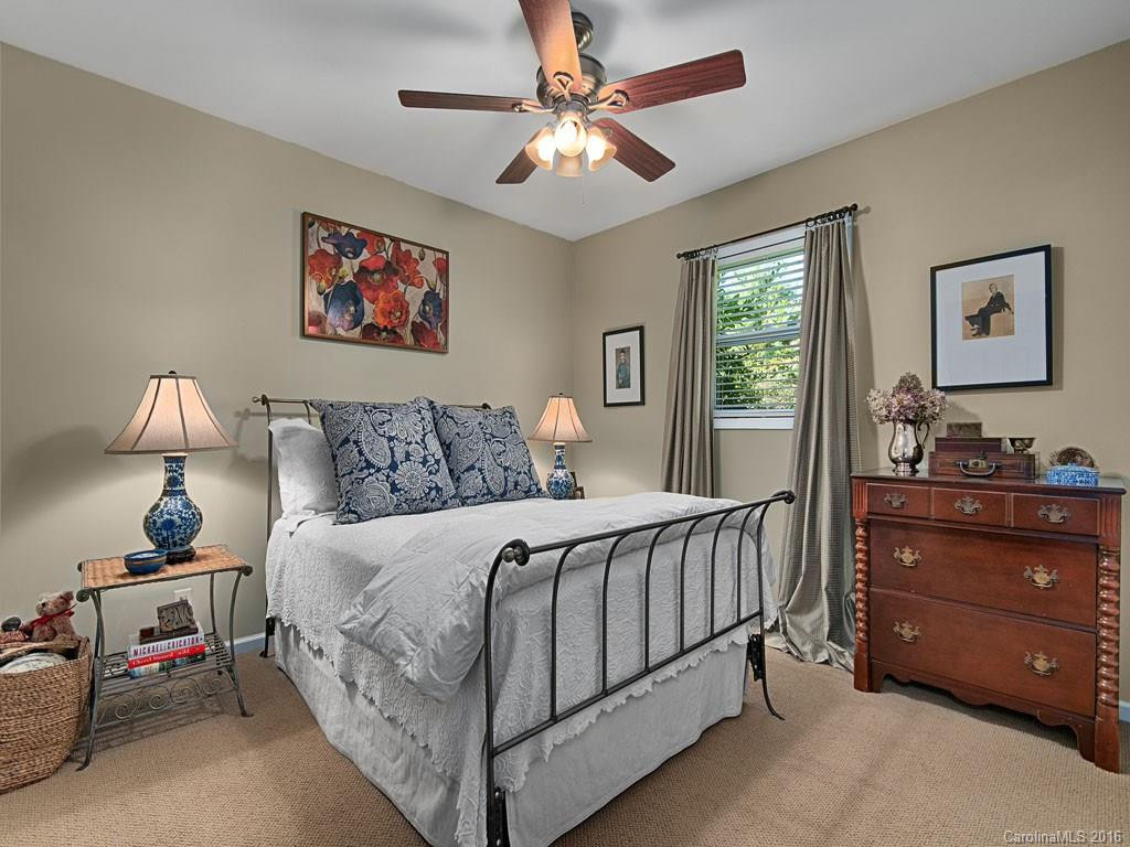 110 Spring Drive - Photo 9