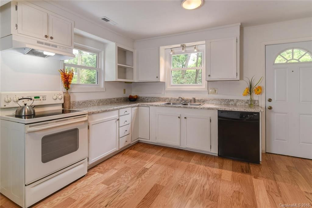 76 Thompson Road - Photo 4