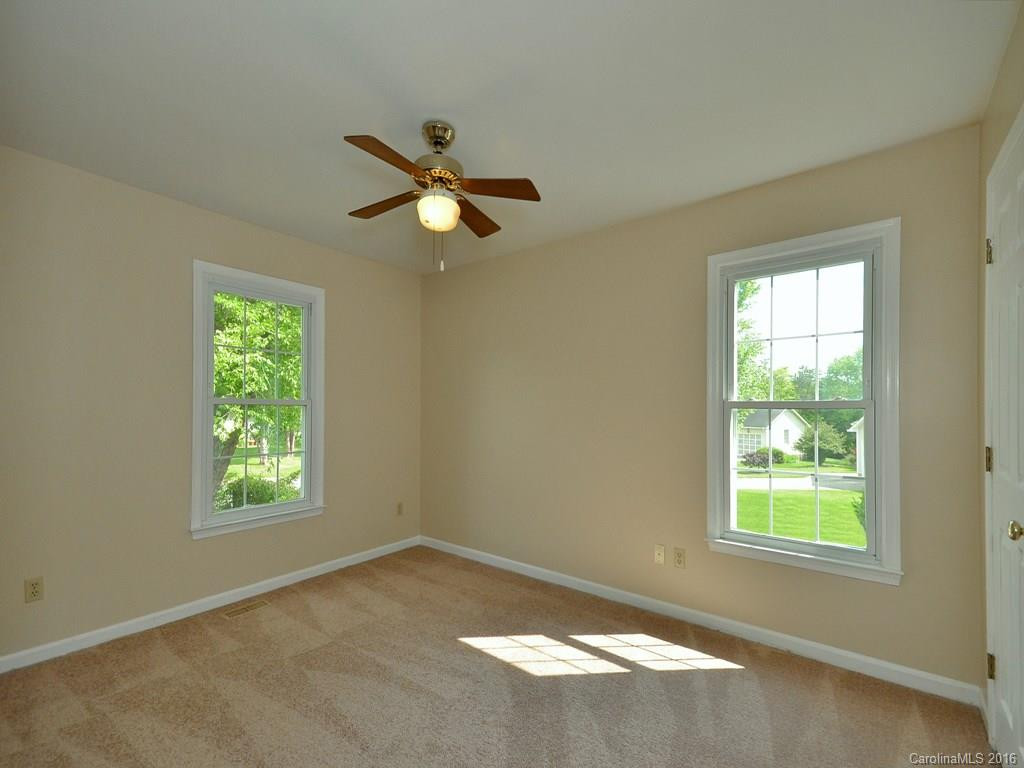 11 Westminster Drive - Photo 12