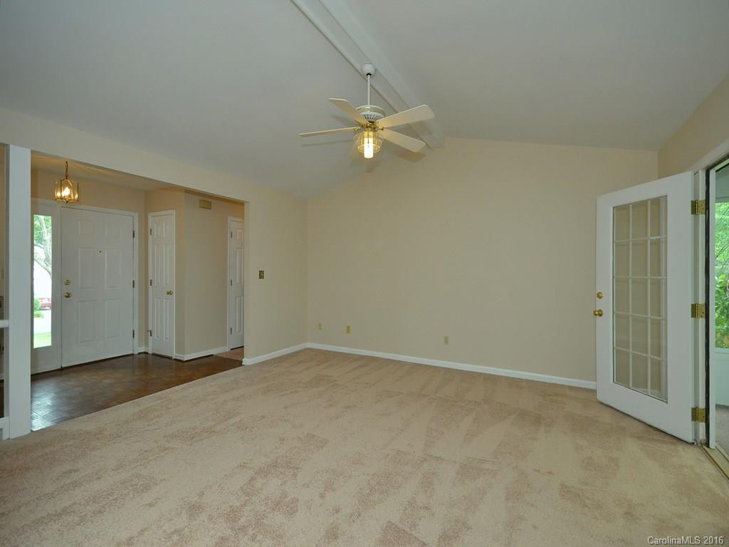 11 Westminster Drive - Photo 5