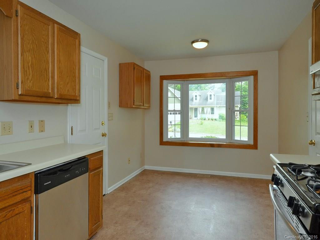11 Westminster Drive - Photo 8