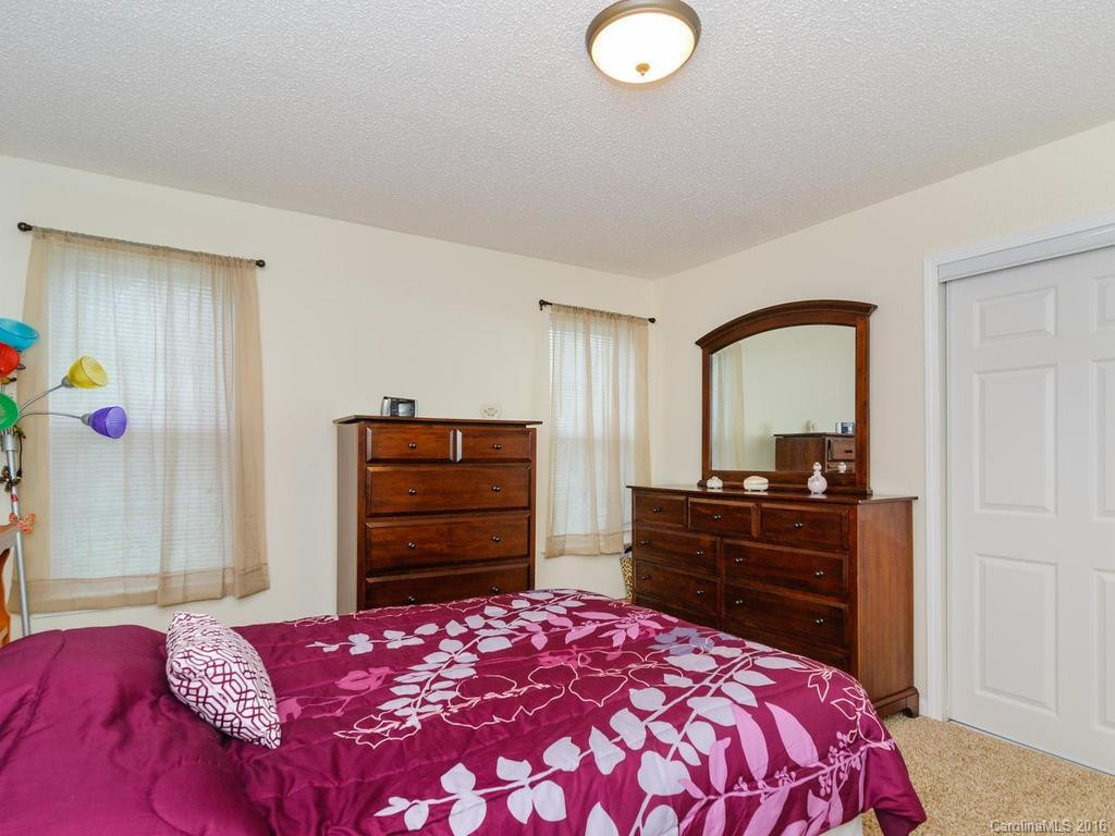 2803 Sagamore Lane #2803 - Photo 13