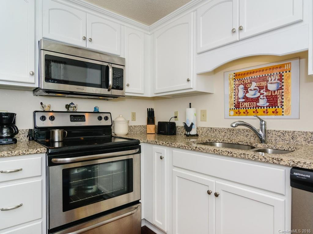 2803 Sagamore Lane #2803 - Photo 9