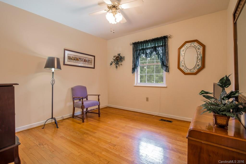 20 Delphia Drive - Photo 16