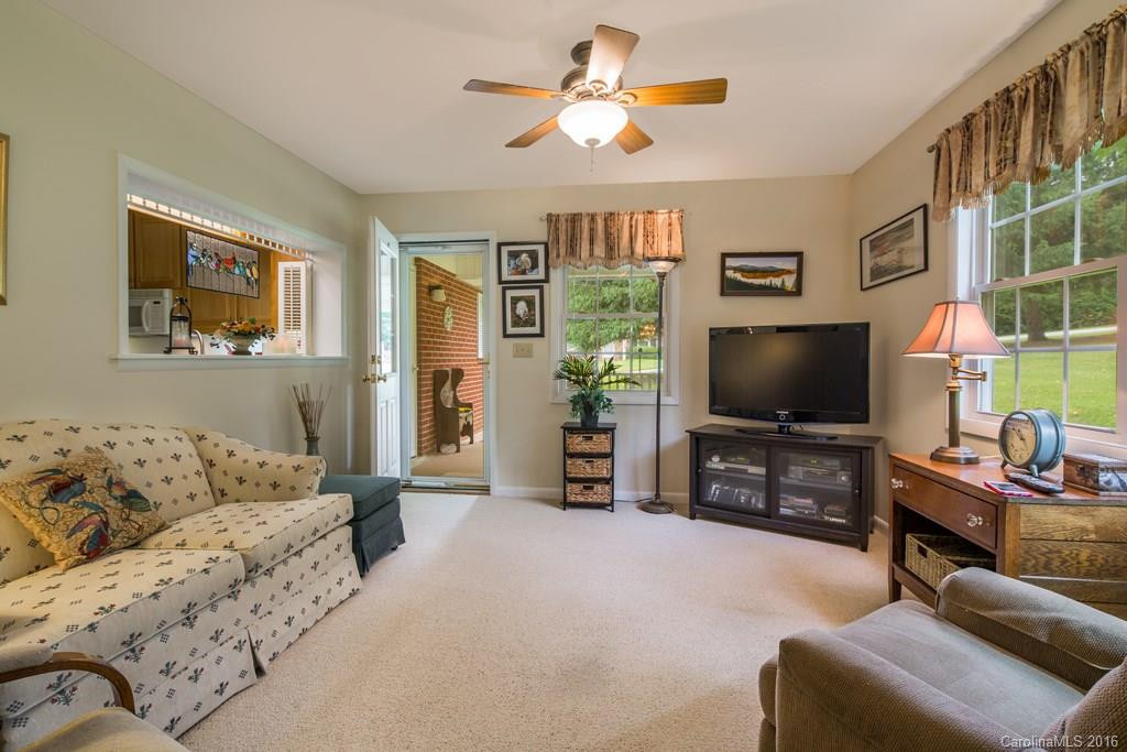 20 Delphia Drive - Photo 9