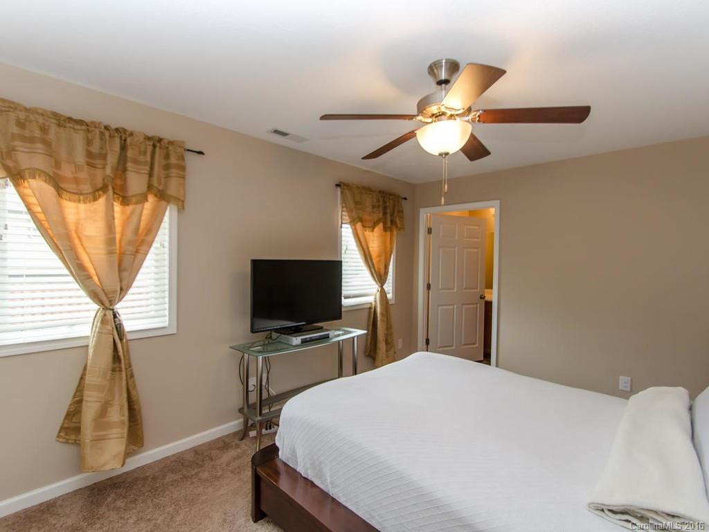 14 English Ivy Road #- - Photo 17