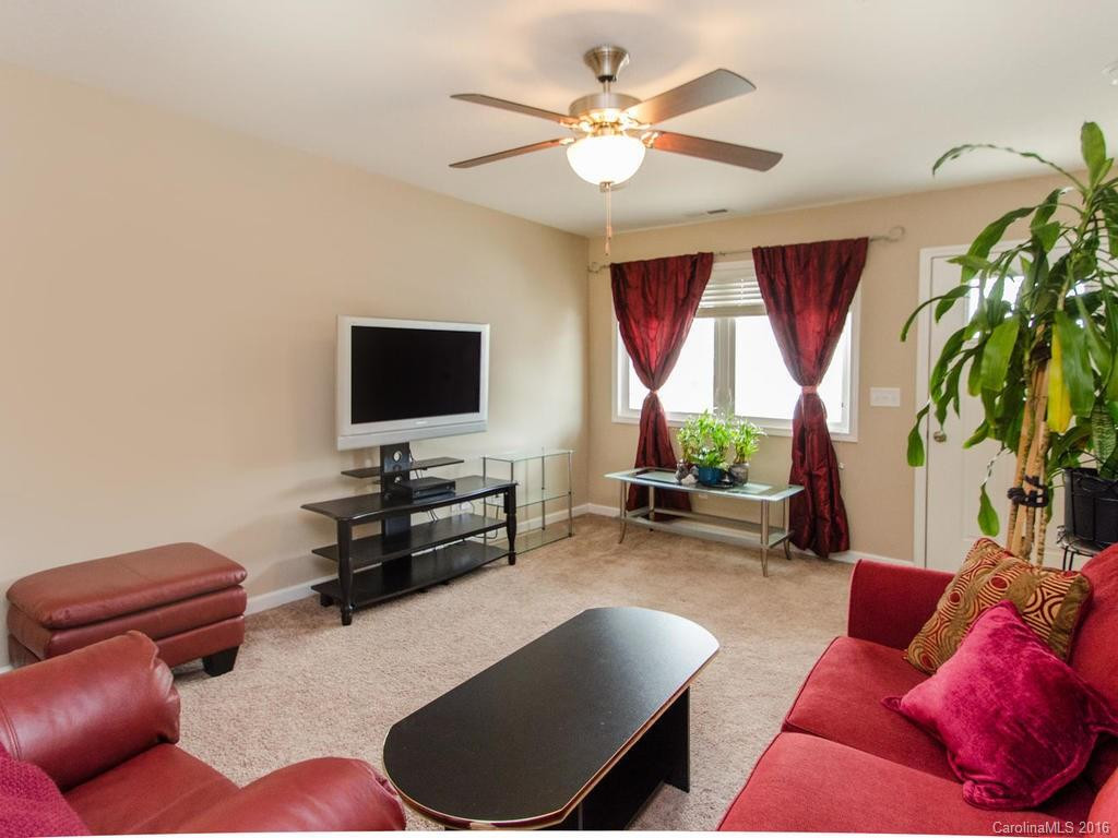 14 English Ivy Road #- - Photo 9