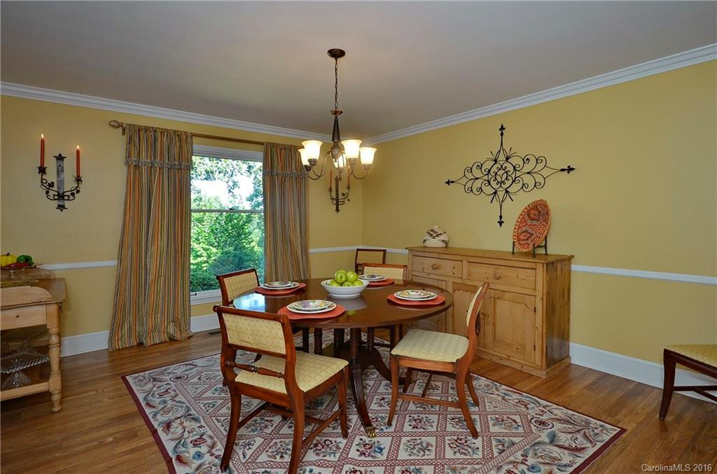 1902 Country Club Road - Photo 8