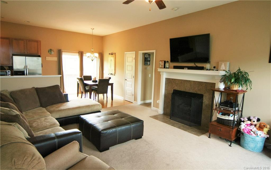 370 Beck Creek Circle - Photo 2