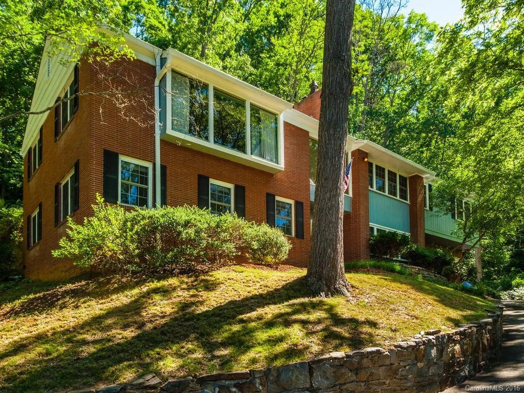 111 Griffing Boulevard