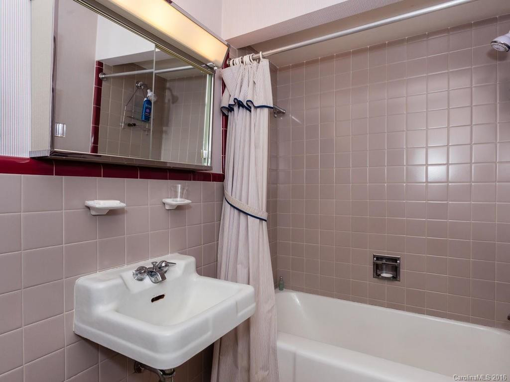 111 Griffing Boulevard - Photo 17