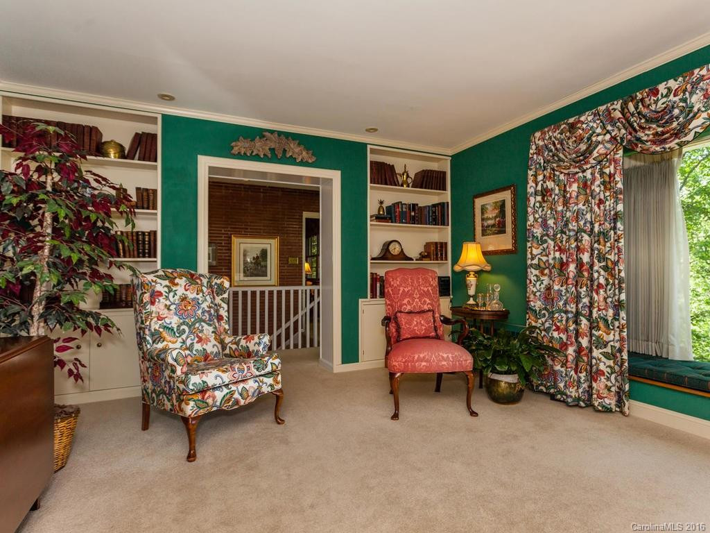 111 Griffing Boulevard - Photo 4