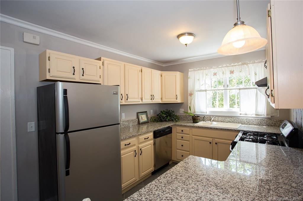 82 Pearson Drive - Photo 9