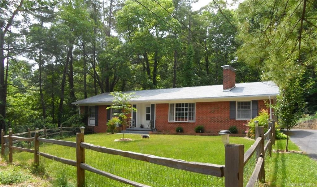 52 Woodbury Road