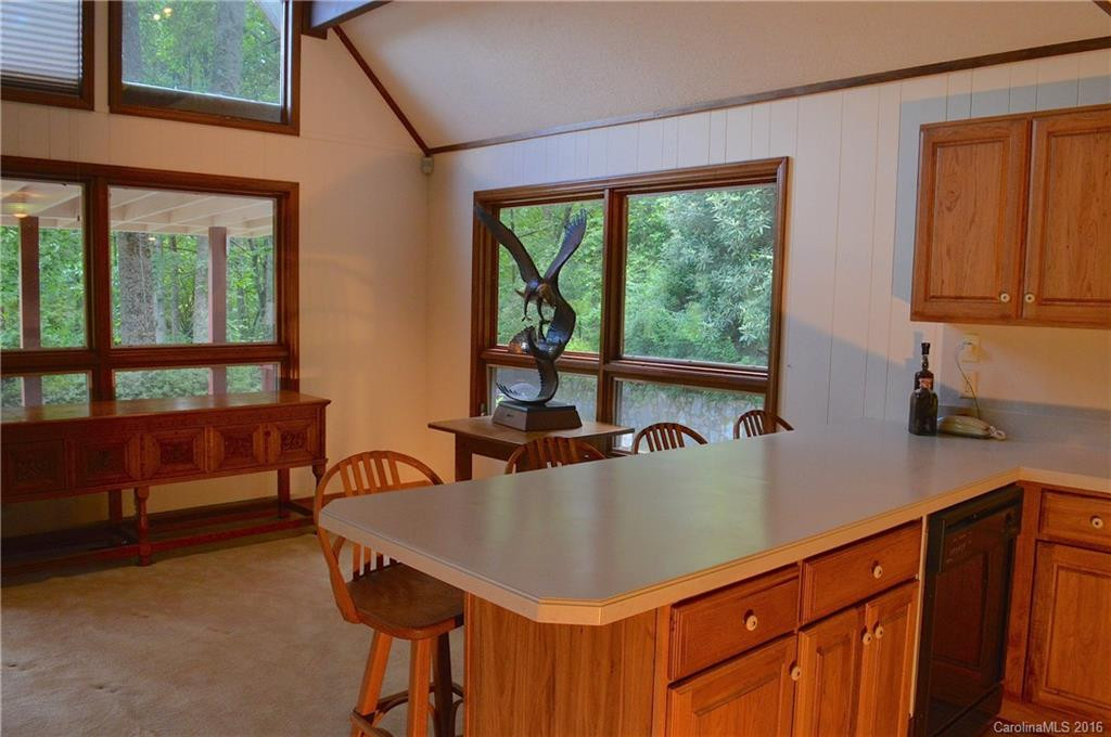 202 Cedar Drive - Photo 2