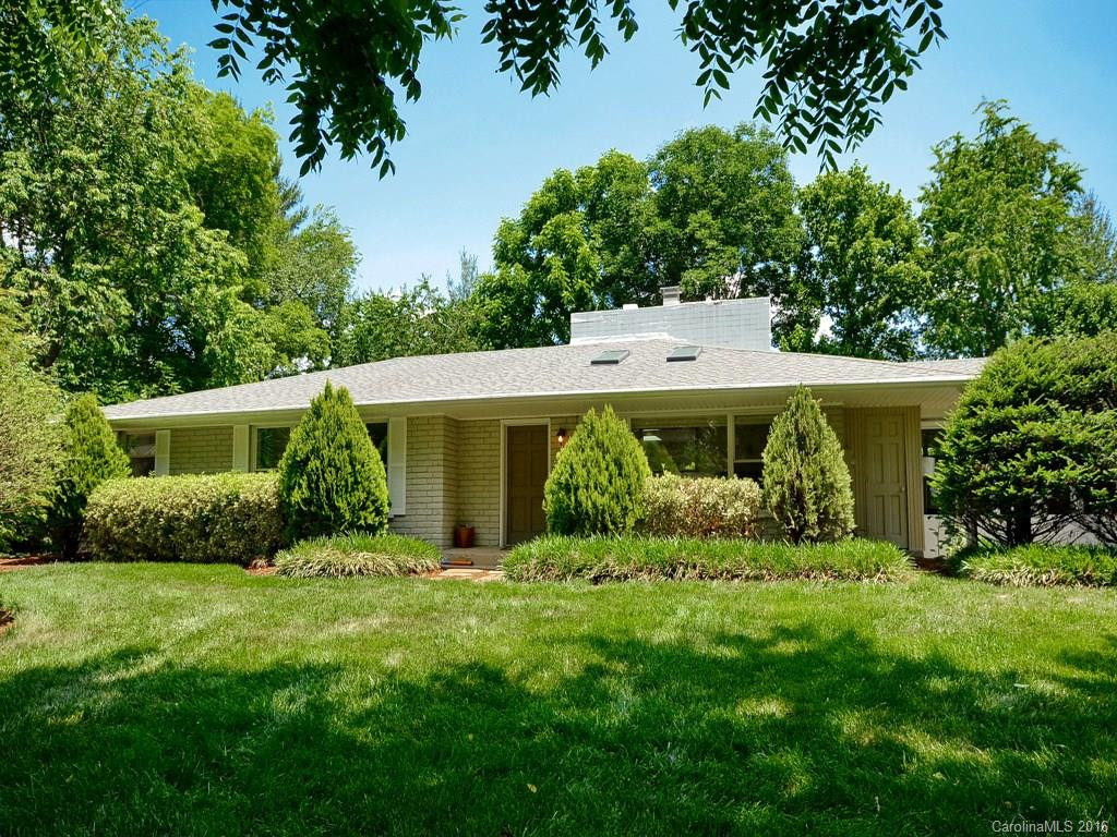 302 White Pine Drive - Photo 2