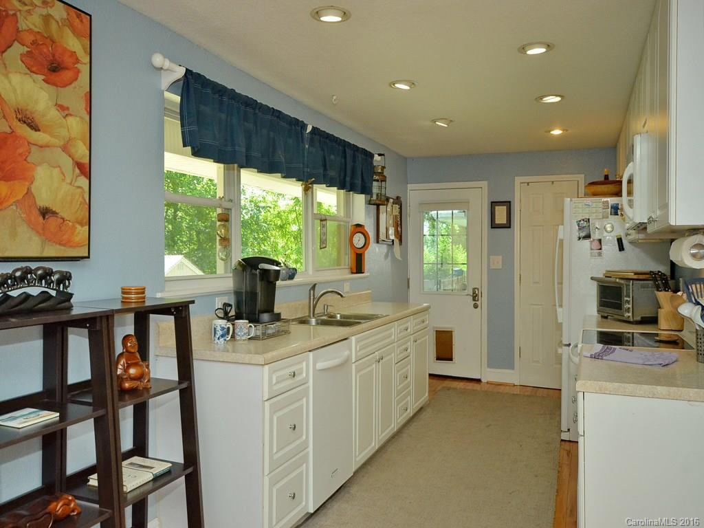 302 White Pine Drive - Photo 8