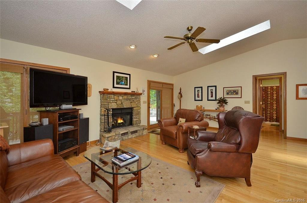 1230 Soquili Drive - Photo 2