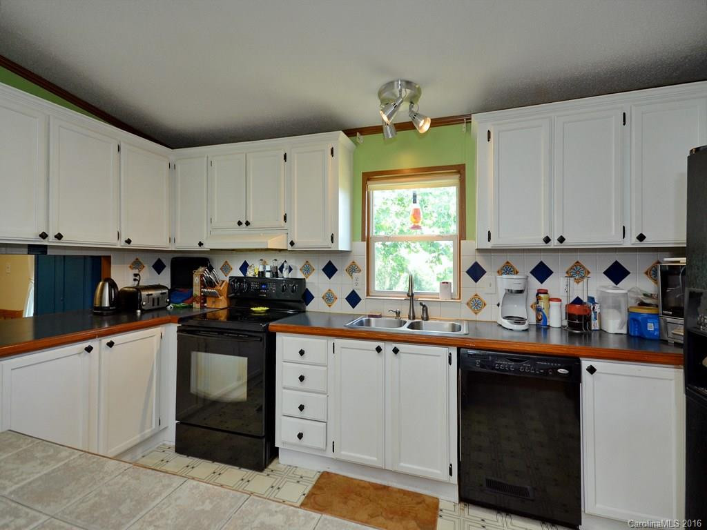 1541 Sandy Springs Road - Photo 4