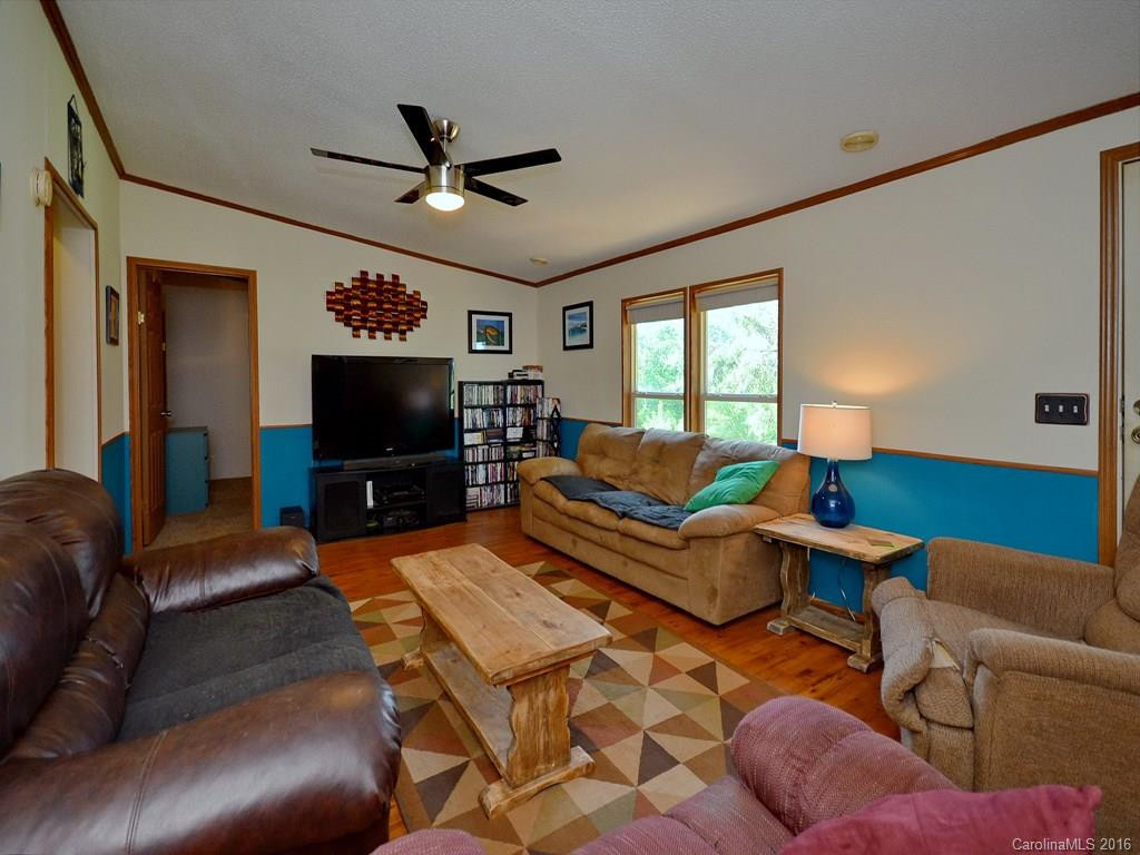 1541 Sandy Springs Road - Photo 5