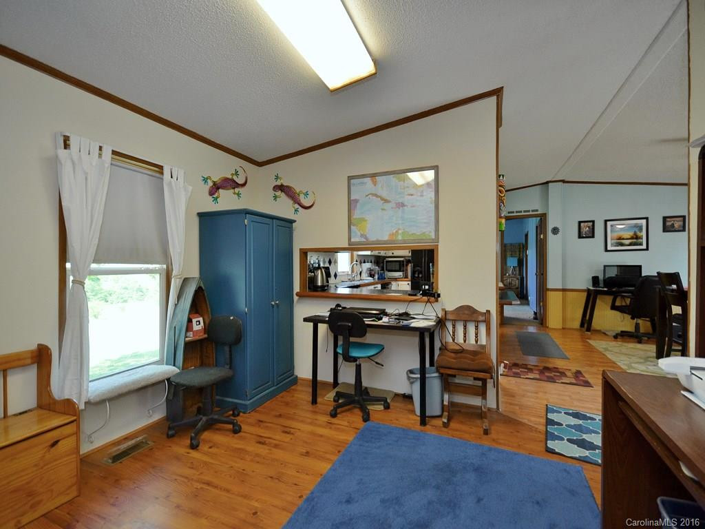 1541 Sandy Springs Road - Photo 6