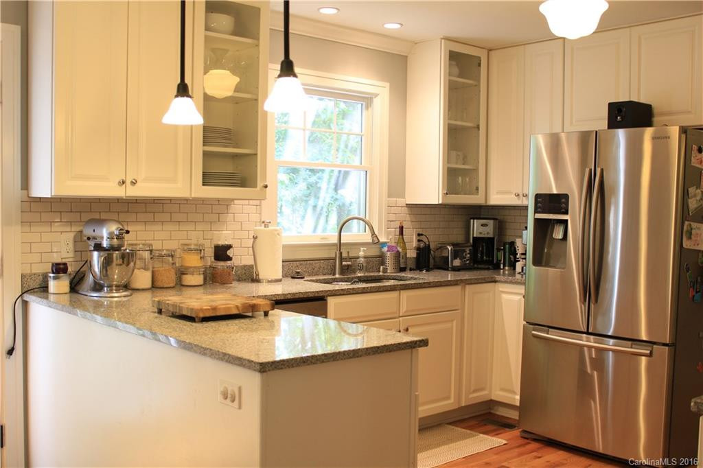 1031 Windsor Drive - Photo 2
