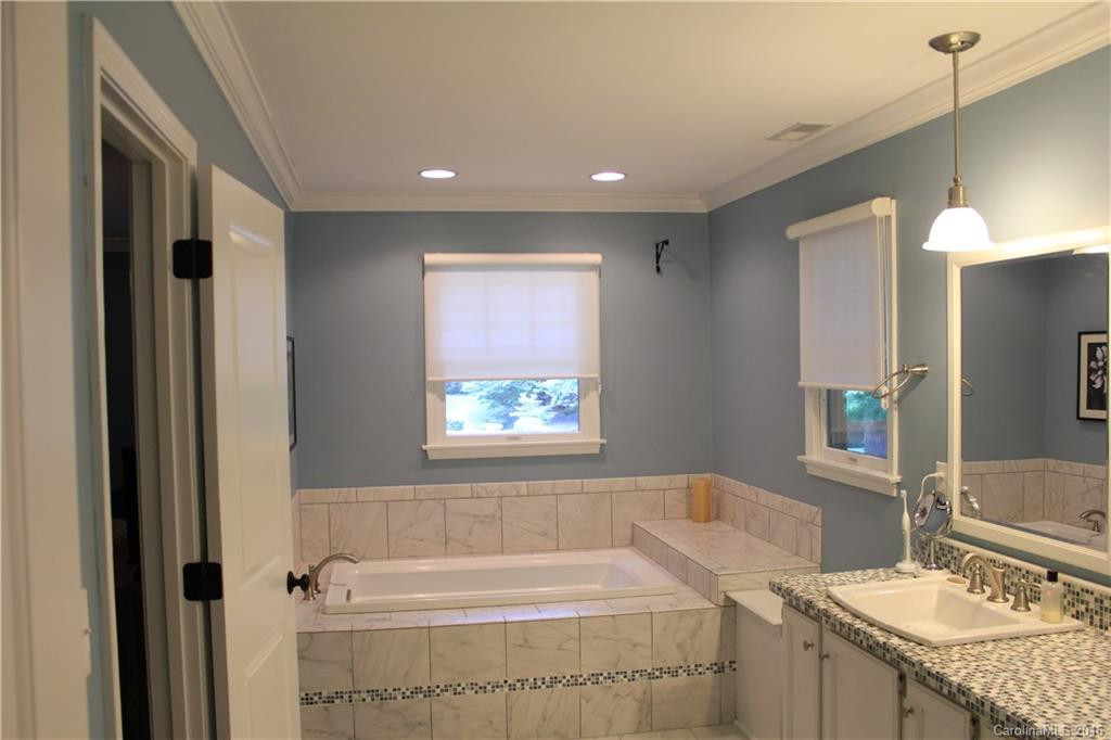 1031 Windsor Drive - Photo 12