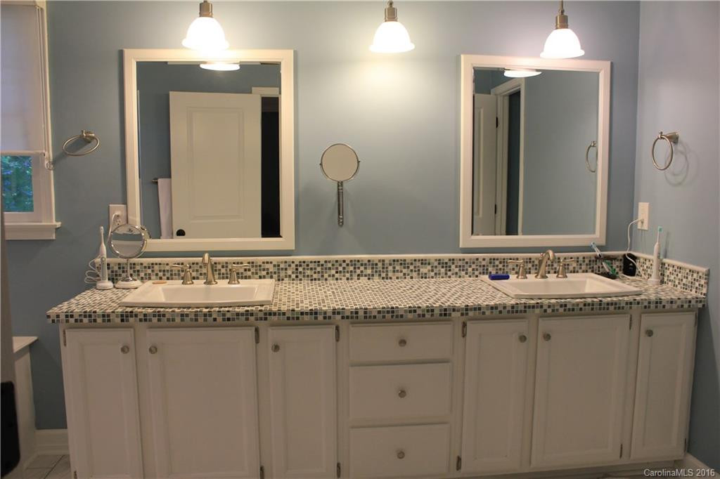 1031 Windsor Drive - Photo 13