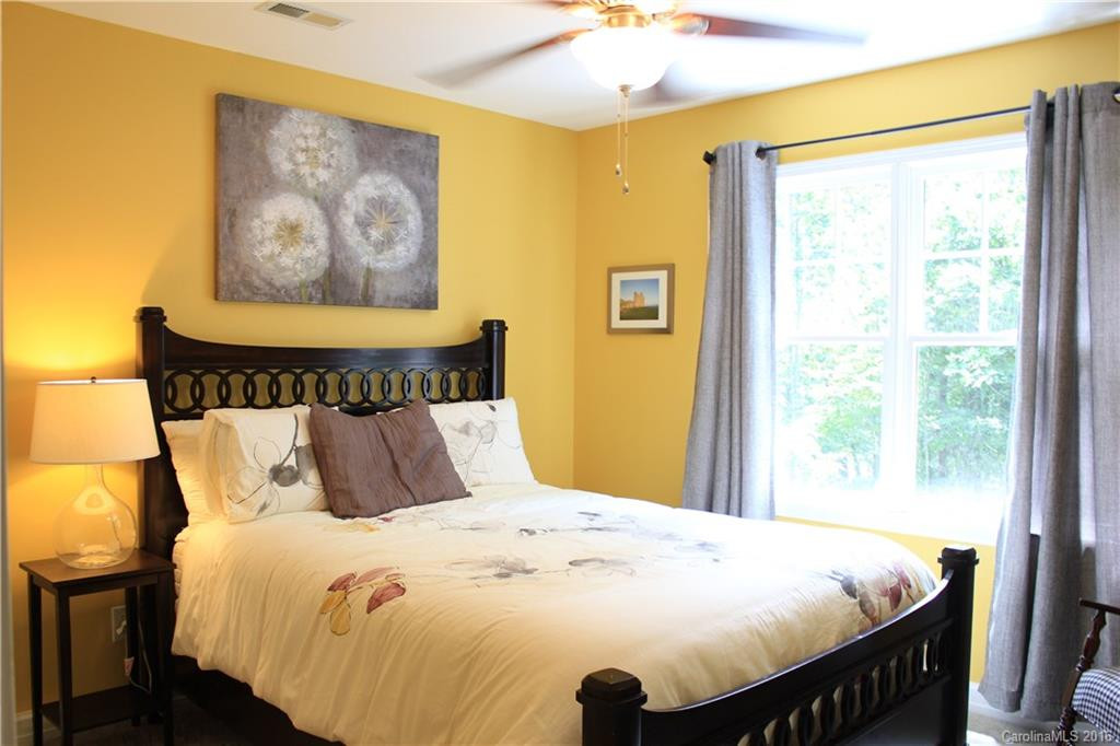 1031 Windsor Drive - Photo 14