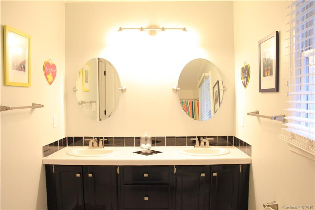 1031 Windsor Drive - Photo 15