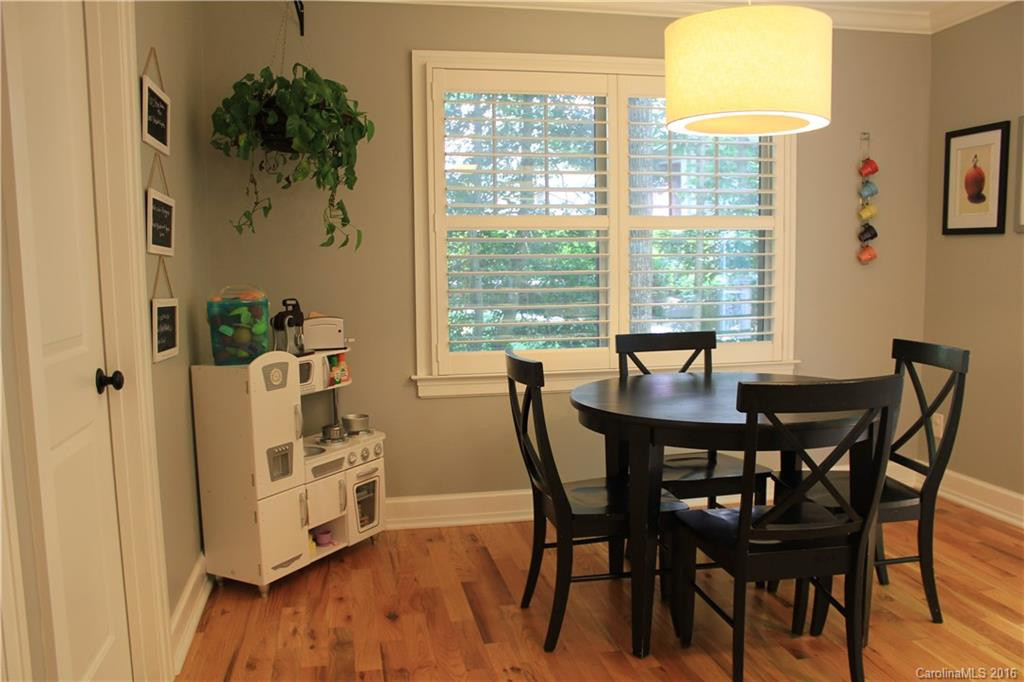 1031 Windsor Drive - Photo 6