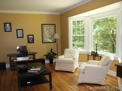 1031 Windsor Drive - Photo 9